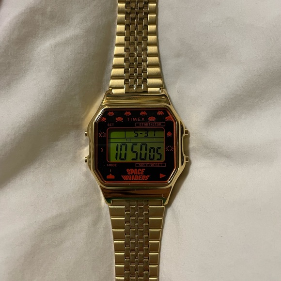 TIMEX x Space Invaders Wrist Watch - Picture 3 of 8